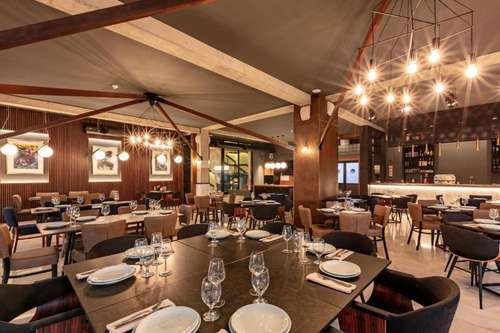 www.hotelpela.mk