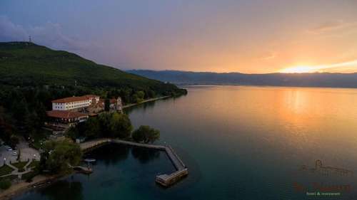 www.hotel-stnaum.com.mk