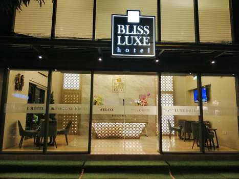 www.blissluxehotel.com