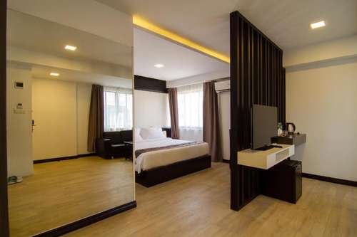 www.hotelaccordyangon.com