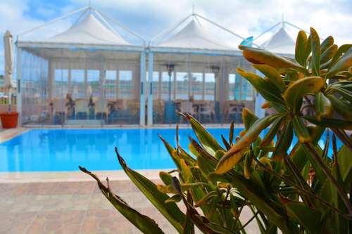 www.sensihotel.com