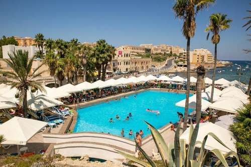 www.beachgardenmalta.com