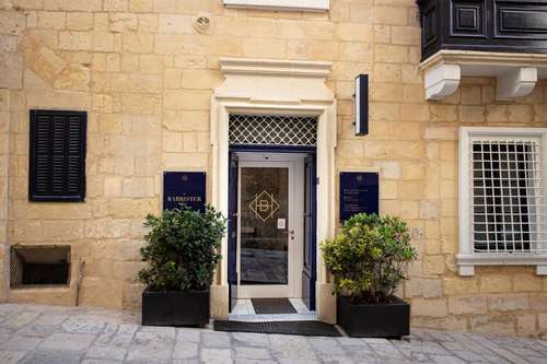 www.thebarristerhotel.com