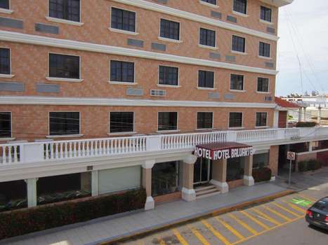 www.hotelbaluarte.com