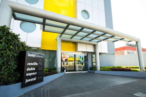 www.hotelatenasplaza.com.mx