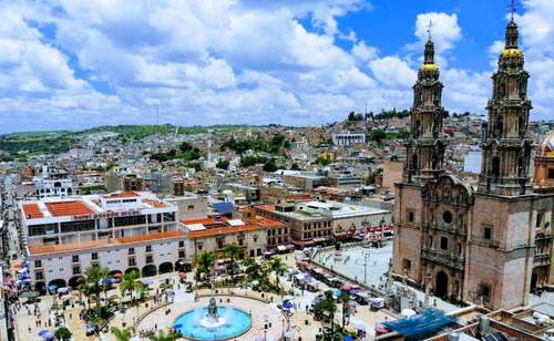 www.hotelposadaarcos.com
