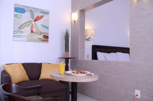 www.hotelvillalasrosas.com