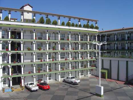 www.hotelmarquesdecima.com