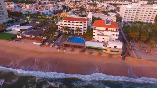 www.hotelquijoteinn.com