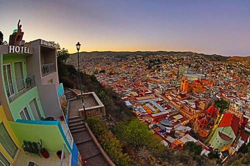 www.hotelbalcondelcielo.com