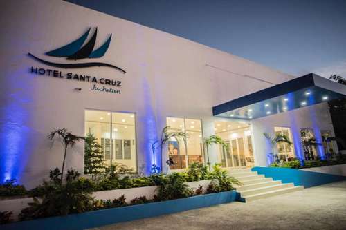 www.hotelsantacruzjuchitan.com