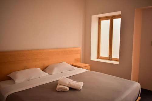 www.hotelcasasantotomas.com