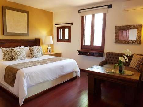 www.casaembrujo.com.mx