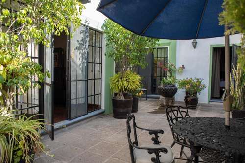 www.casaquetzalhotel.com