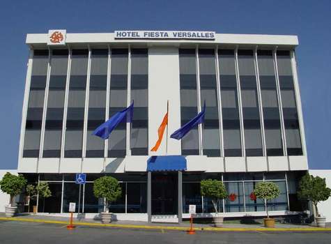 www.hotelfiestaversalles.com.mx