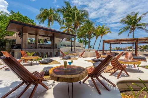 www.lotusbeachhotel.com