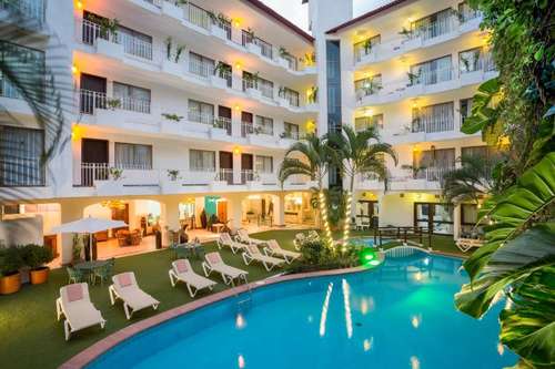 www.arcossuites.com