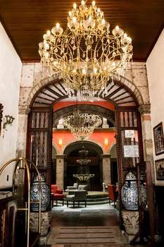 www.hotelfrances.com