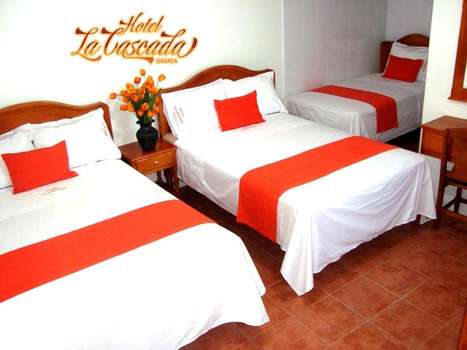 www.hotellacascadaoax.com