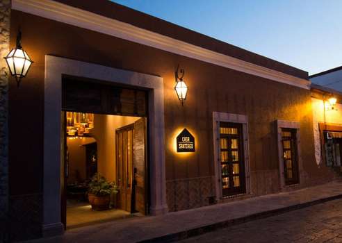 www.casasantiagohotel.com