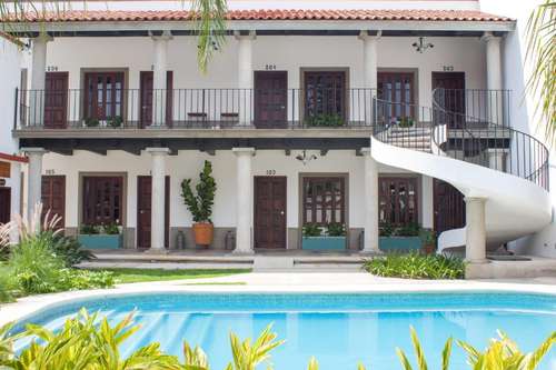 www.casadelaguahotel.com