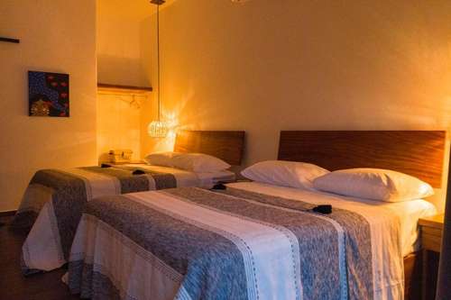 www.hotelcasabeu.com