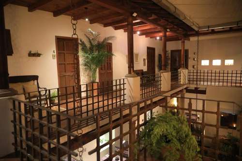 www.ladoradahotel.com
