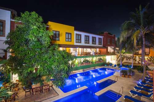 www.elpueblitosayulita.com