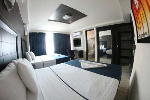 www.hotelportonovoplaza.com