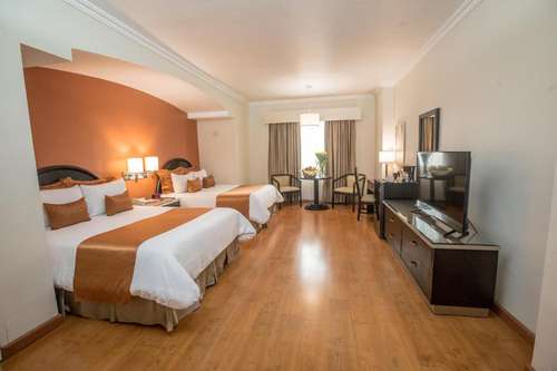 www.hotelplazadeoro.com.mx