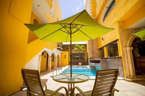 www.hotelsuitesflamboyanes.com