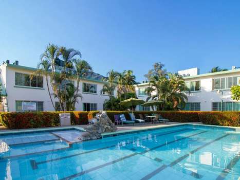 www.hotelparotas.com