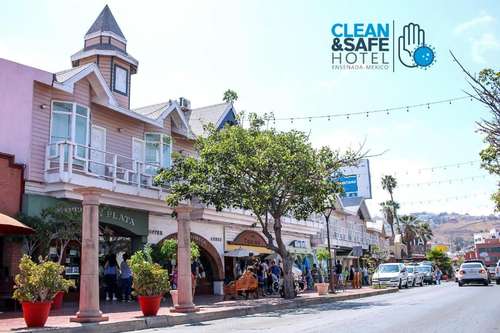 www.hotelvillafontanainn.com