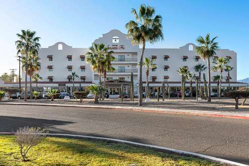 www.hotelsantafeloreto.mx