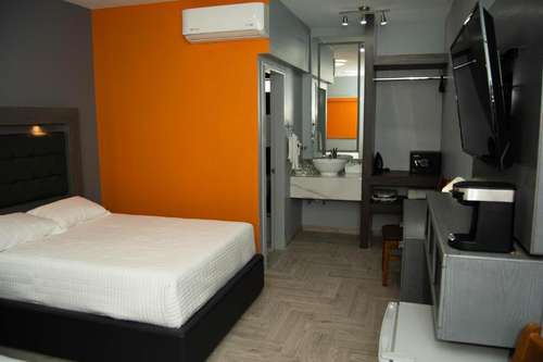 www.cleverinnhotel.com