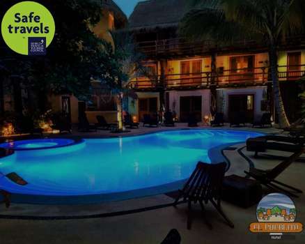 www.hotelelpueblitoholbox.com