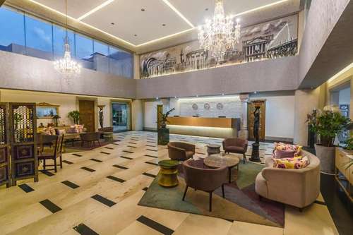 www.realmaestranzahotel.com