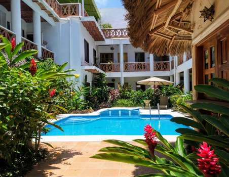 www.hotelitolossuenos.com