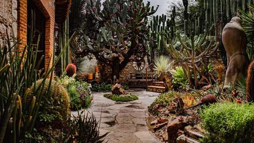 www.hotelposadadelasminas.com.mx