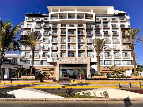 www.hotelvaralimazatlan.com