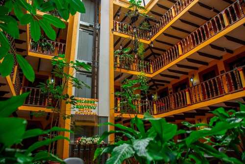 www.hotel-catedral.com