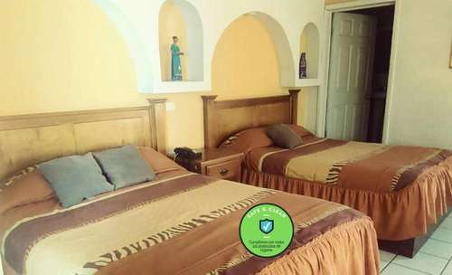www.hotelbaeza.com