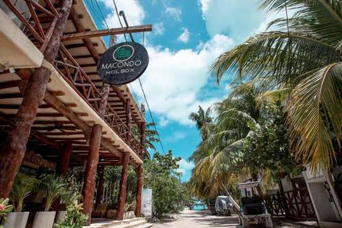 www.macondoholbox.com