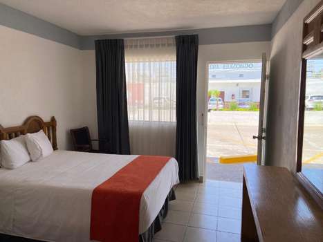 www.hotelrobles.com.mx