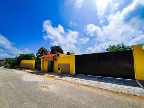 www.hotelquintaizamal.com.mx