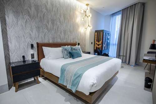 www.hotelbecquer.com.mx
