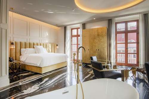 www.laperlahotelboutique.com