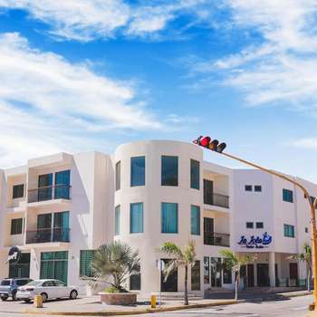 www.lalolahotelysuites.com