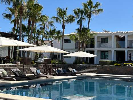www.quintasantarosahotel.com