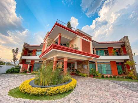 www.hotelsuitesxadani.com